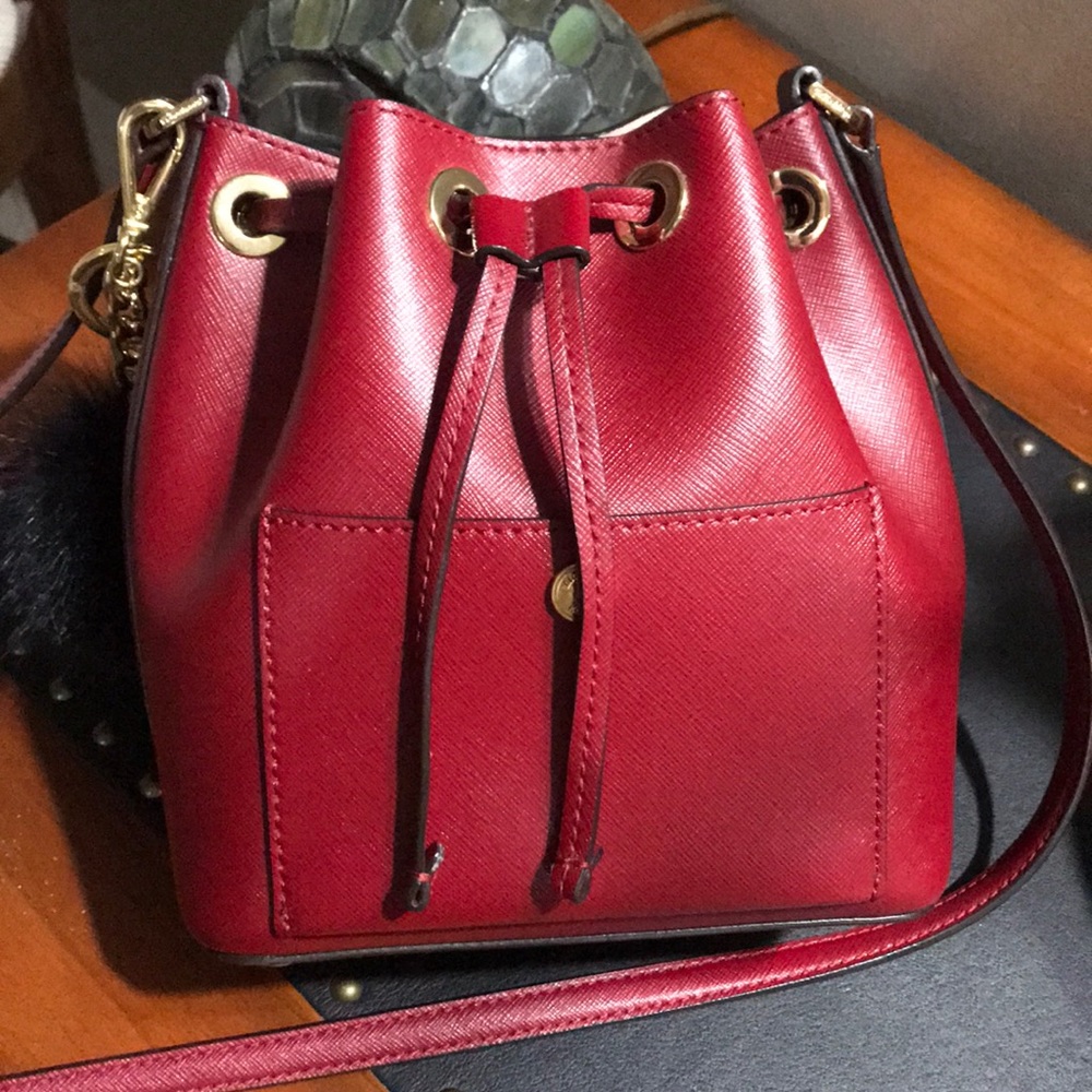 Michael Kors Greenwich Bucket Bag